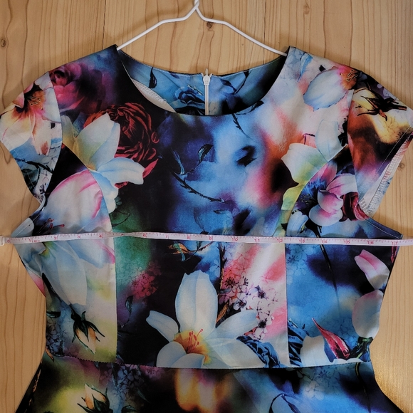 Floral Print Dress - Picture 8 of 10